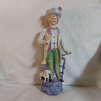 Nagyméretű vintage porcelán figura – Barokk nemesúr kiskutyával (32 cm)