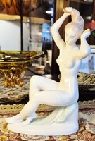 Aquincum női fésülködő akt porcelán figura  23 x 14,5 cm Hibátlan