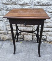 Thonet Tonett fiókos asztal, Home office laptop szerviz asztal, Posztamens kávézó, dohányzó asztal