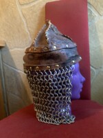 Viking stílusú láncos bőr sisak