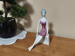 Nagyon ritka Zsolnay Török János padon ülő figura 1960. Hibátlan