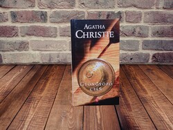 Agatha Christie - Gyöngyöző cián
