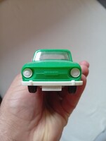 Retro Skoda műanyag lendkerekes autó