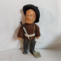Antik német marionett báb – 17 cm-es, jelzett Klaus figura karddal és kalappal