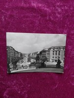 Prága, Vencel tér retro képeslap – 1962-ben Csehszlovákiából postázott, tematikus katonai bélyeggel