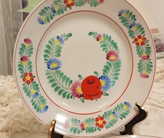 2 db Hollóházi porcelán falitányér – kézzel festett, 24 cm