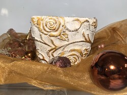 KASPÓ - KERÁMIA + ARANY ORGANZA + GÖMBÖK + RÓZSA TOBOZ - RÉZ DEKOR - 12 x 12 x 10 cm