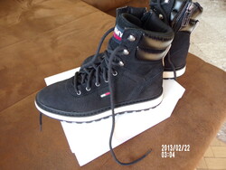 Vadonatúj TOMMY HILFIGER női cipő (38)