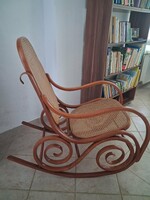 Thonet-stílusú hintaszék