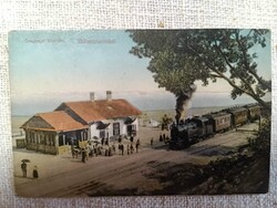 Színezett, I. világháború előtti (kb. 1909–1914 közötti) vasúttörténeti képeslap,