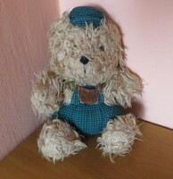 Régi retro bozontos plüss maci kertésznadrágban sapkában 22 cm 1990-es évekből