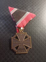 Csapatkereszt kópia szalagon