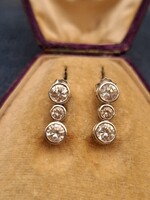 ART DECO STÍLUSÚ STERLING EZÜST FÜLBEVALÓ PÁR BRILIÁNSRA CSISZOLT CIRKÓNIA KÖVEKKEL,FÉMJELZETT 925