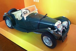 Jaguar SS100 (1937) fém autómodell, (1:18) gyűjtőknek, ajándéknak, dekorációnak