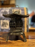 Antik stílusú öntöttvas japán pagoda lámpás / mécsestartó