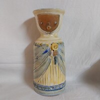 Kiss Roóz Ilona jelzett figurális kerámia váza / szobor (19 cm)