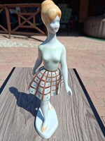 Retro Hollóházi porcelán figura - Kockás szoknyás manöken