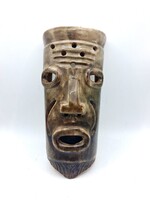 Brutalista stílusú kerámia arc falidísz-Tiki