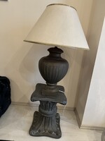 Olaszországban vásárolt elegáns kerámia lámpa konzol kis asztallal együtt szürke szinben