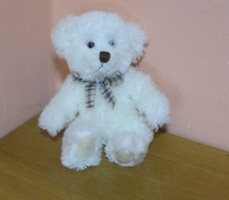 Régi Ritka Vintage Russ Berrie „Buckingham” fehér plüssmaci 16 cm 2000 évekből