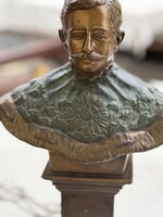 4.károly bronz szobra  antik