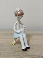 Cicát simogató kislány – Aquincum Porcelángyár (Ősz Szabó Antónia tervei alapján) Ritka festéssel