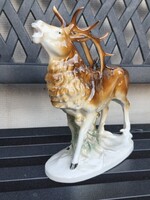 Hibátlan Lippelsdorf porcelán bőgő szarvas figura (NDK, 27 cm)