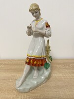 Nagy méretű, hibátlan szovjet (Polonne) porcelán figura - Szeret, nem szeret (29 cm)