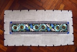 Kalotaszegi selyem hímzés futó terítő , asztalközép dekoráció futó , 97x47 cm
