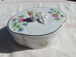 Hollóházi porcelán bonbonier elegáns Hortenzia mintával és rózsás fedélfogóval