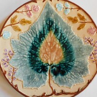 Josef Steidl Znaim (Znojmo) századfordulós antik majolika tányér - 20.5 cm