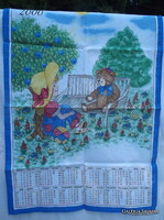 TERÍTŐ - 2000 év -  NAPTÁR  - TEXTIL - 63 x 42 cm - LENVÁSZON - HIBÁTLAN