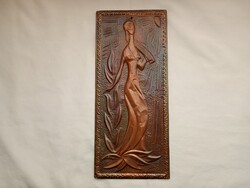 Réz falidísz 31,5x13,5cm dombornyomott hosszú hajú nő tavasz Orosz chekanka 1980- retro