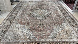 4602 HATALMAS Kasmíri hernyóselyem Isfahan kézi perzsa szőnyeg 305X440CM