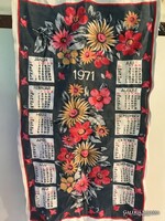 TERÍTŐ - 1971 év -  NAPTÁR - TEXTIL - 57 x 34 cm - LENVÁSZON - HIBÁTLAN