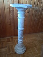 Antik jellegű fehér márvány posztamens / oszlop szobor vagy virágtartó