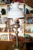 Óriás méretű antik asztali lámpa különleges karokkal, tejüveg ernyővel