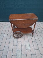 Vintage teás asztal, zsúrasztal nagy kerekekkel