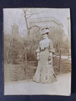 Régi fotó Edward-korabeli divat- hölgy New York-ban 1900/10 körül