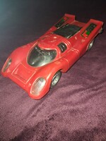 Retro piros műanyag Porsche 917 játékautó