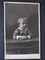Antik kabinetfotó kisfiú portréja Chrien műterme Selmecbánya 1900 körül