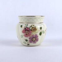 2B402 Pillangós vajszínű Zsolnay porcelán gerezdes kis váza 7 cm