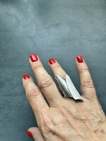 Modernista, extravagáns ezüst gyűrű 925