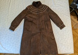 Prémium Vintage női hosszú irhakabát – Valódi bőr – Elegáns fazon (46-os / kb. L)