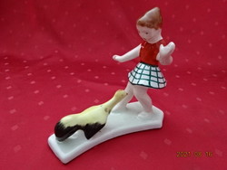 Bodrogkeresztúri porcelán, figurális szobor, kislány kakassal, hossza 17 cm. Vanneki! Jókai.
