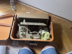 Eladó retro Naumann táskavarrógép saját kofferében – megkímélt állapotban