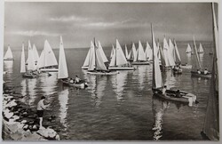 Képeslap, Balaton, üdvözlő, vitorlásverseny (K2)