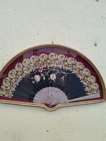 Japán selyem legyező , arany keretben.