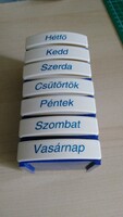 Praktikus heti gyógyszeradagoló zárható napi dobozokkal