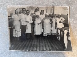 Régi vendéglátóipari csoportkép – szakácsok, konyhai személyzet – 1930–40-es évek körül